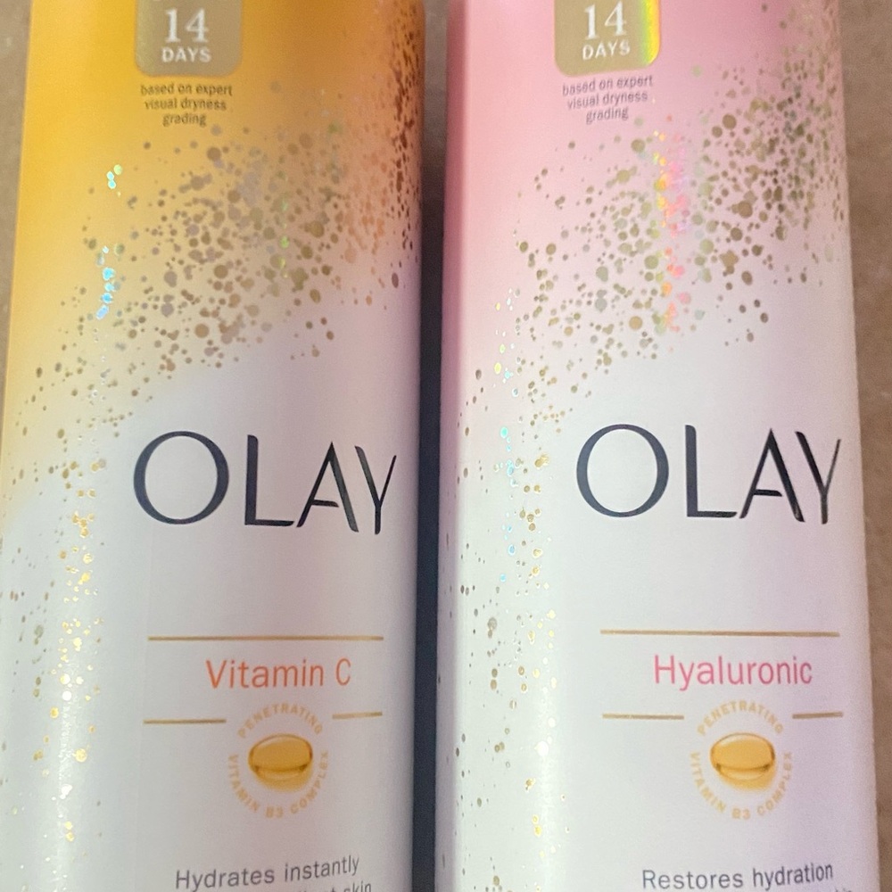OLAY Hyaluronic‎ Acid Hydrating Body Wash - White and Pink